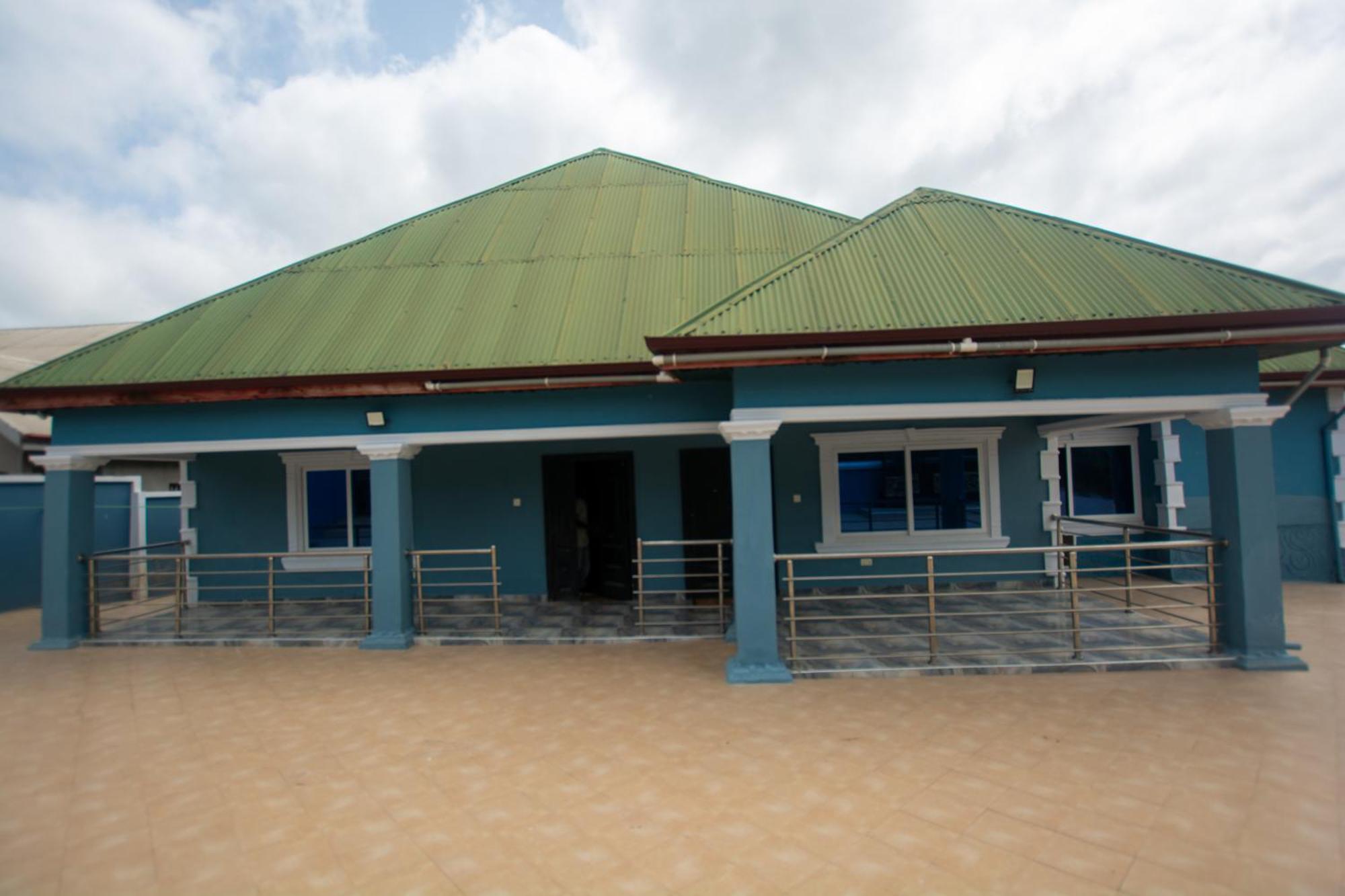 Yaa Asantewaa Inn Ejisu Bagian luar foto