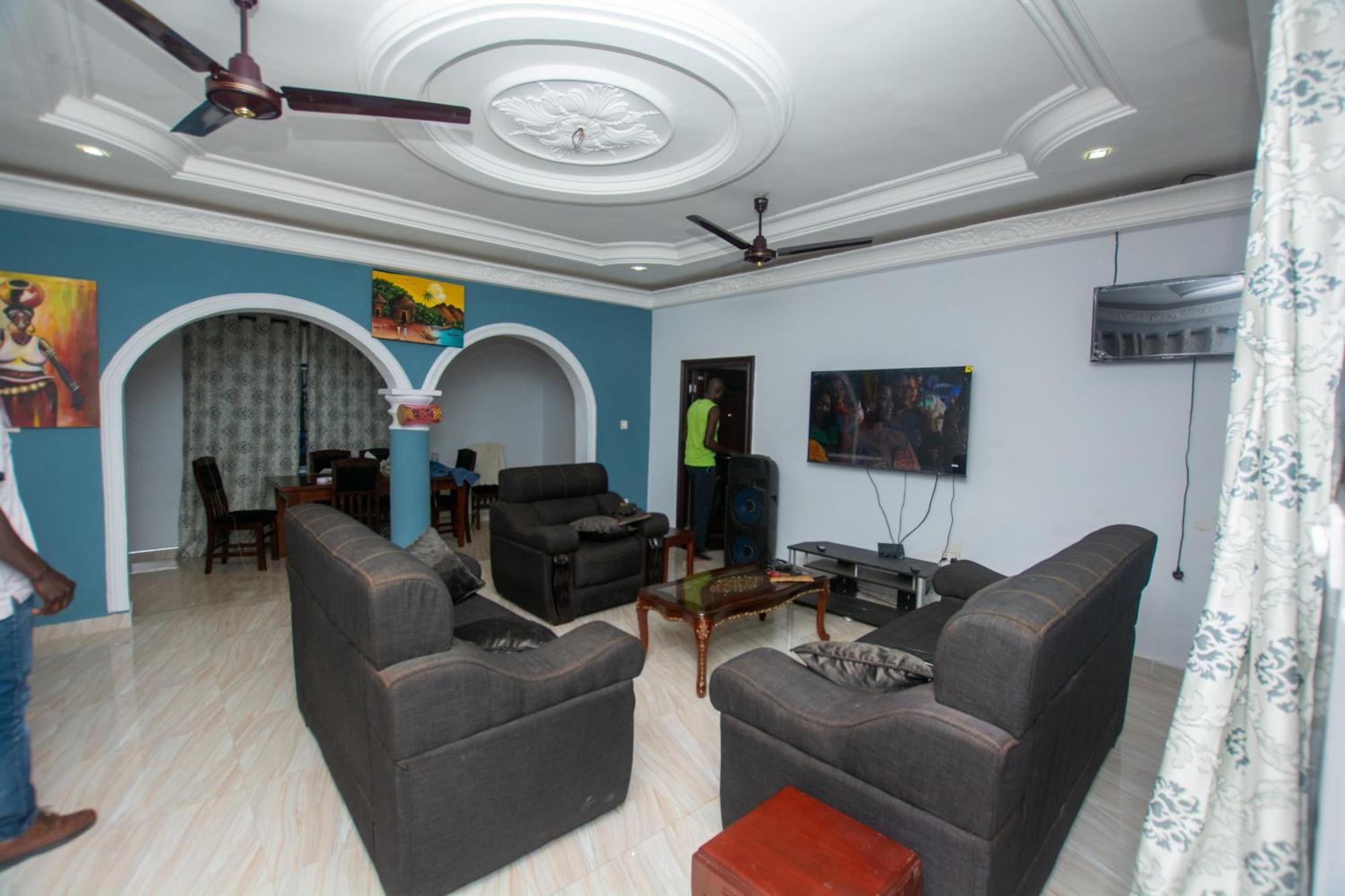 Yaa Asantewaa Inn Ejisu Bagian luar foto